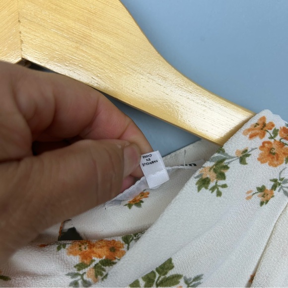 Reformation Bettie floral print high neck top size 10 zip back closure - Picture 14 of 16